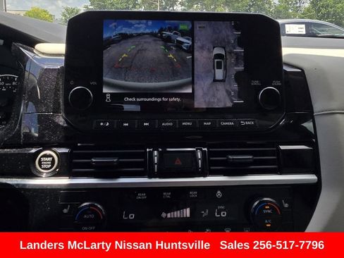 Used 2024 Nissan Pathfinder SL w/ Lighting Package (N92) FWD image 19