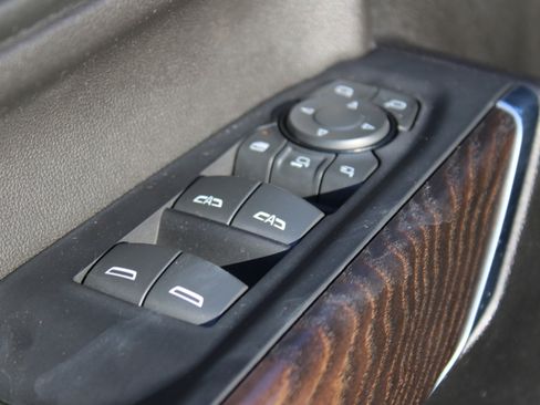 Used 2023 GMC Sierra 2500 Denali w/ Denali Black Diamond Edition image 16