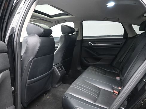 Used 2018 Honda Accord Touring image 20