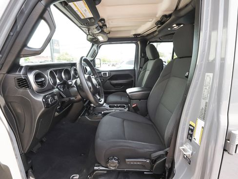 Used 2023 Jeep Gladiator Sport AWD/4WD image 29