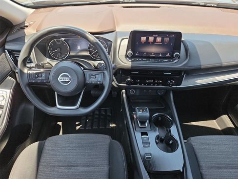 Used 2021 Nissan Rogue SV FWD image 12