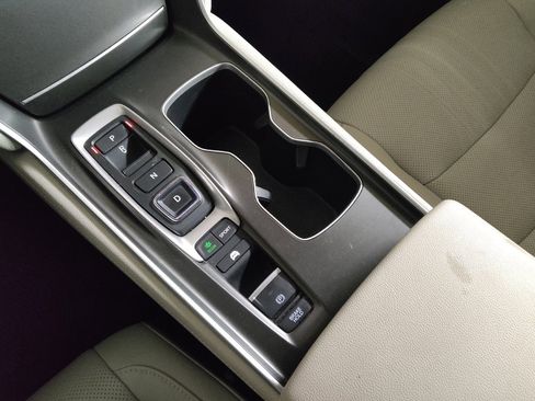 Used 2019 Honda Accord EX-L image 26