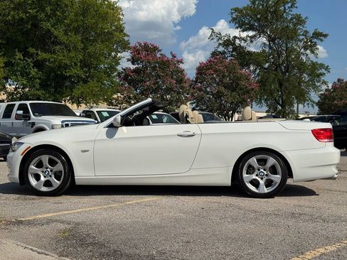 Used 2010 BMW 328i Convertible RWD image 6