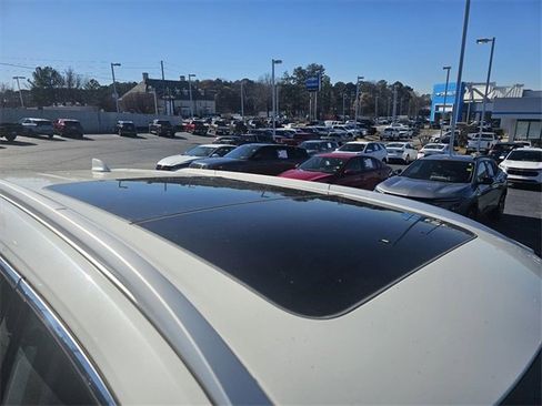 Used 2023 Nissan Rogue Platinum w/ Platinum Premium Package image 9