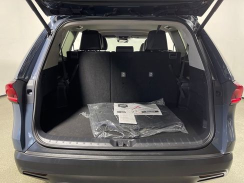 Certified 2025 Toyota Grand Highlander FWD image 10