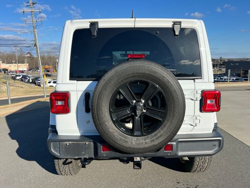Used 2020 Jeep Wrangler Unlimited Sahara AWD/4WD image 8