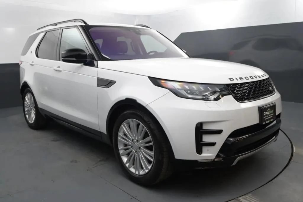 Used 2020 Land Rover Discovery Landmark AWD/4WD image 7