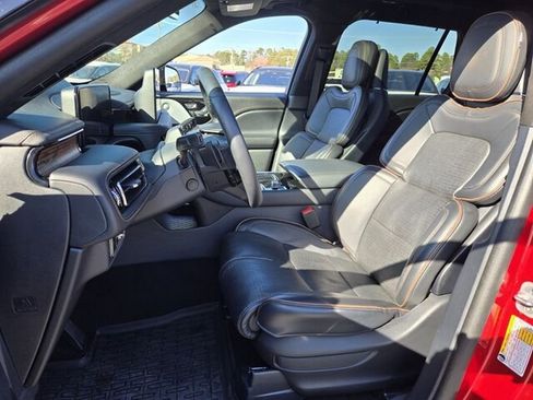 Used 2025 Lincoln Aviator Black Label w/ Black Label Special Edition image 11