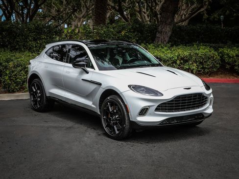 Used 2022 Aston Martin DBX AWD/4WD image 1