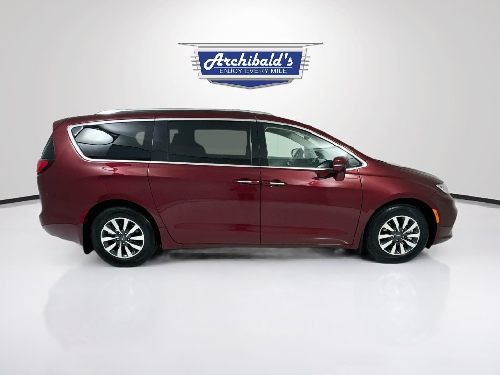 Used 2021 Chrysler Pacifica Touring-L FWD image 26