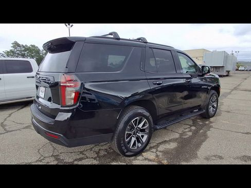 Used 2023 Chevrolet Tahoe Z71 w/ Luxury Package AWD/4WD image 8