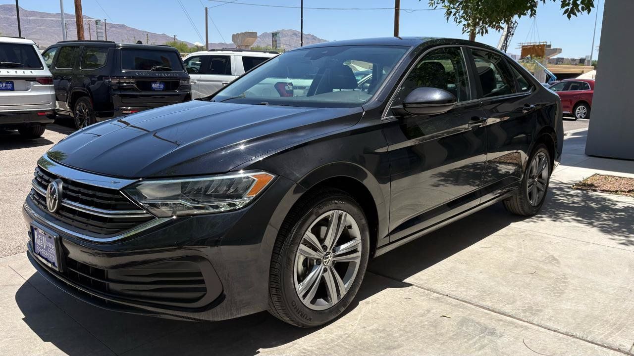 Used 2024 Volkswagen Jetta SE FWD image 11