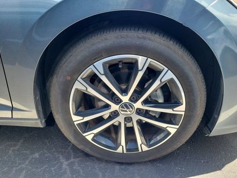 Used 2022 Volkswagen Jetta Sport FWD image 2