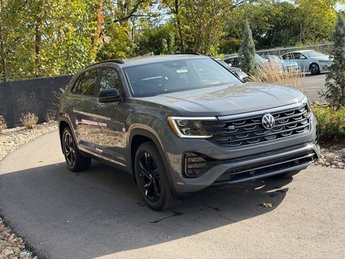 New 2026 Volkswagen Atlas Cross Sport SEL R-Line AWD/4WD image 7