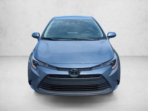 Used 2024 Toyota Corolla LE FWD image 2