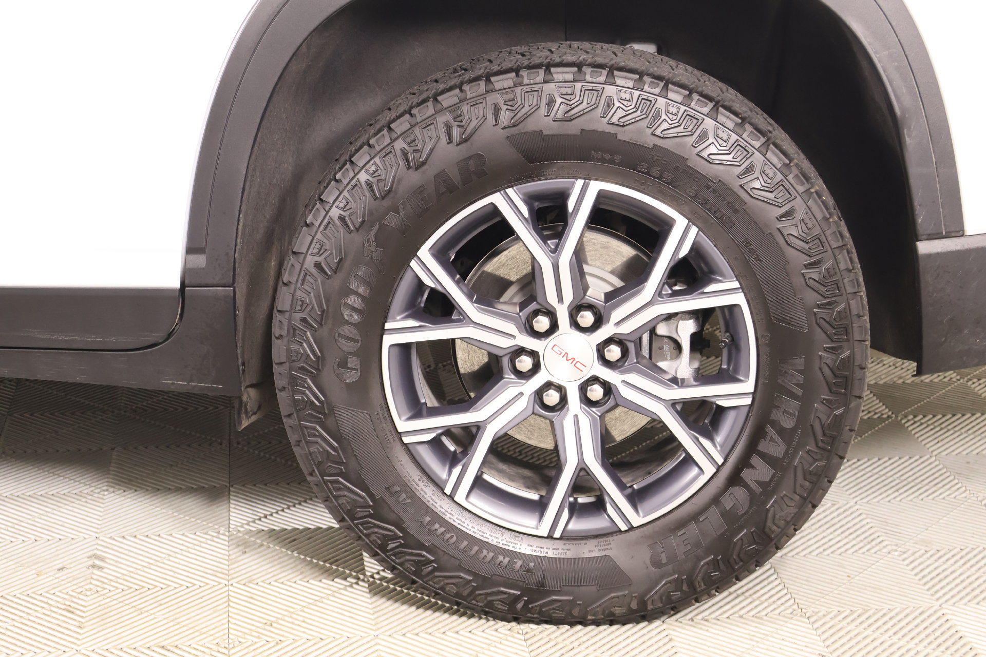 Used 2026 GMC Acadia AT4 w/ Luxury Package AWD/4WD image 20