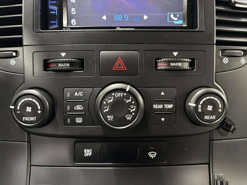 Used 2006 Kia Sedona LX image 28