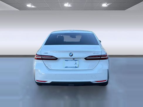 Certified 2025 BMW 540i xDrive AWD/4WD image 10