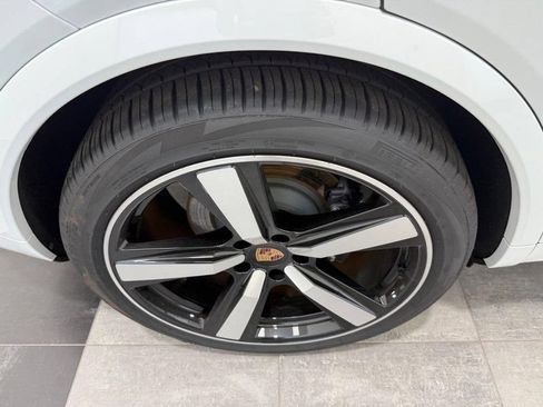 Certified 2026 Porsche Cayenne Coupe AWD/4WD image 8
