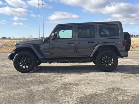 Used 2021 Jeep Wrangler Unlimited Sahara image 31