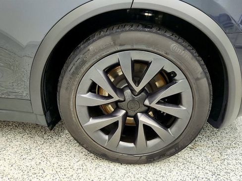 Used 2024 Tesla Model X AWD image 9