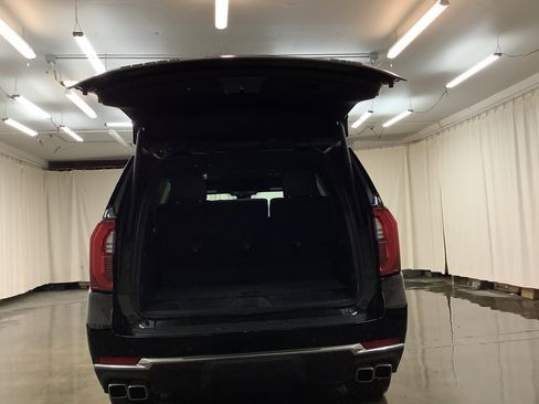 Used 2025 GMC Yukon Denali image 9