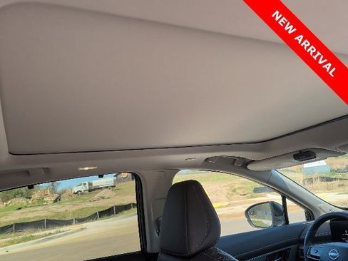 Used 2025 Nissan Murano Platinum image 14