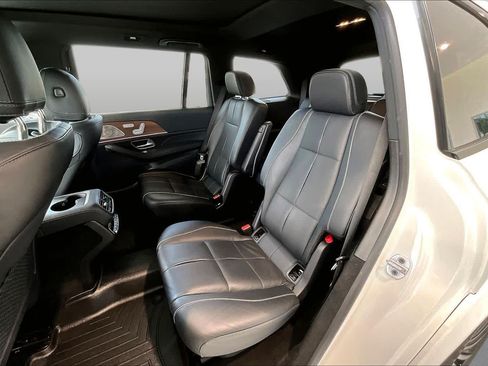 Used 2022 Mercedes-Benz GLS 450 4MATIC image 22