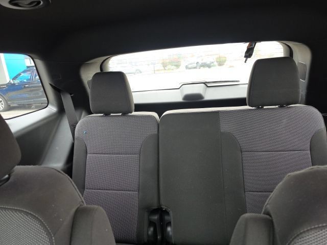 Used 2023 Chevrolet Traverse LT FWD image 6
