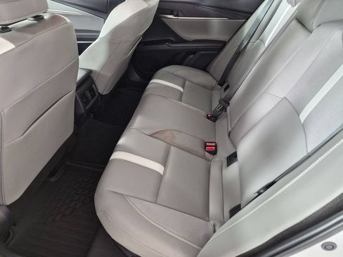 Used 2025 Toyota Camry SE FWD image 25