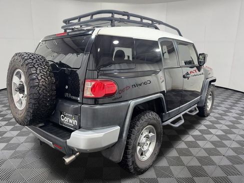 Used 2010 Toyota FJ Cruiser 4WD image 6