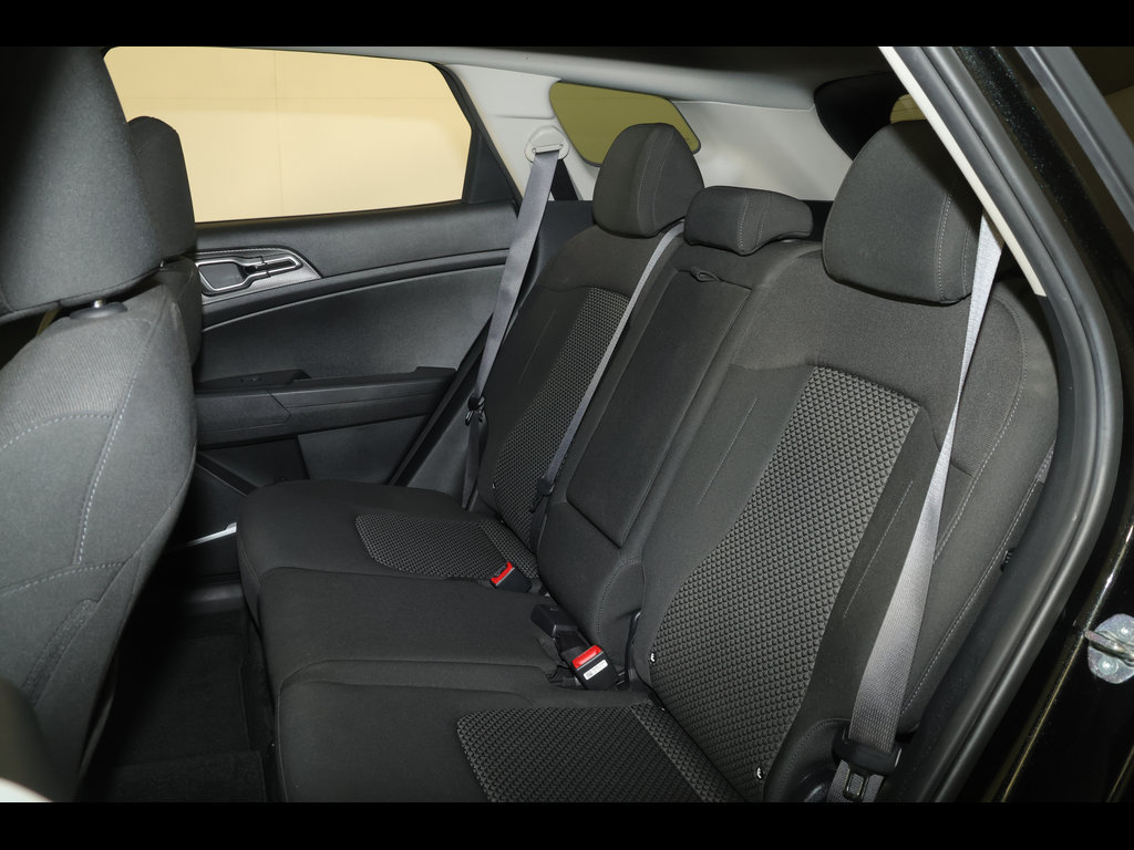 Used 2024 Kia Sportage LX AWD/4WD image 26