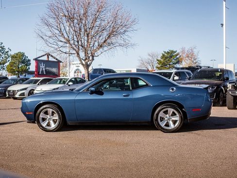 Used 2023 Dodge Challenger SXT image 4