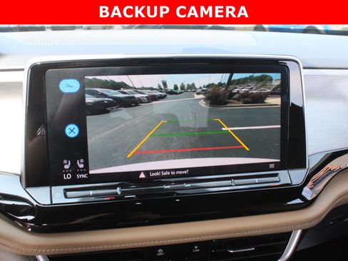 Used 2024 Volkswagen Atlas Cross Sport SE FWD image 19