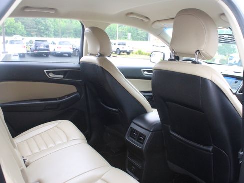 Used 2016 Ford Edge SEL w/ Equipment Group 201A FWD image 28