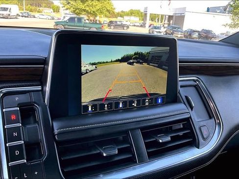 Used 2024 Chevrolet Tahoe Premier w/ Premium Package AWD/4WD image 14
