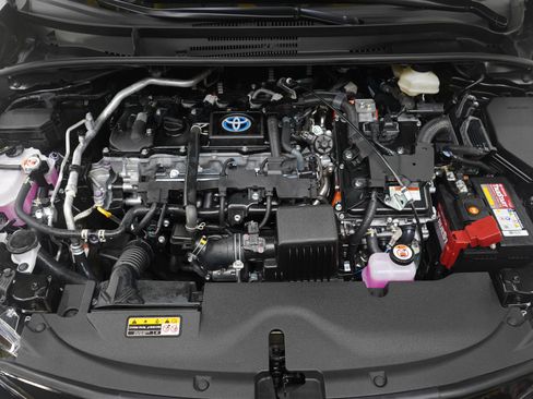 Used 2024 Toyota Corolla SE w/ SE Package image 28