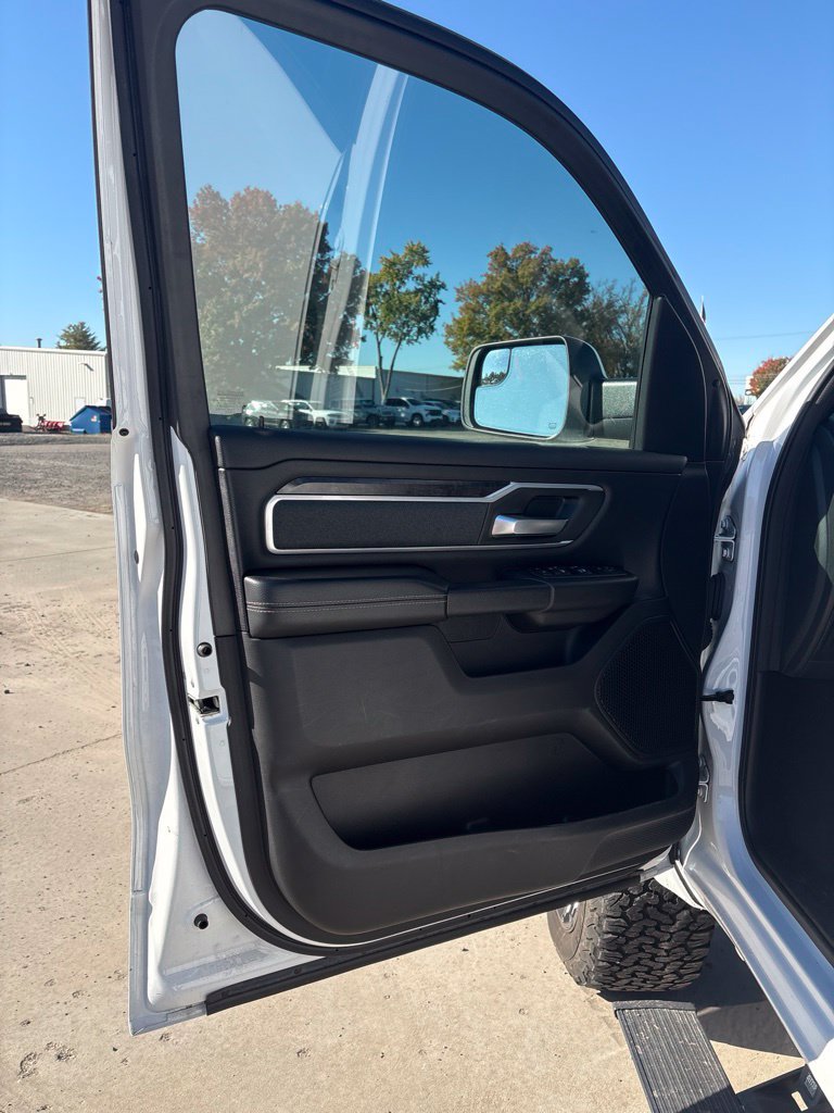 Used 2023 RAM 1500 Big Horn AWD/4WD image 8