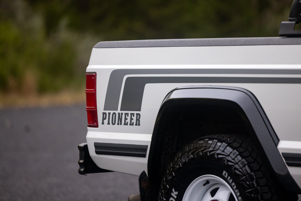 Used 1988 Jeep Comanche Pioneer AWD/4WD image 64