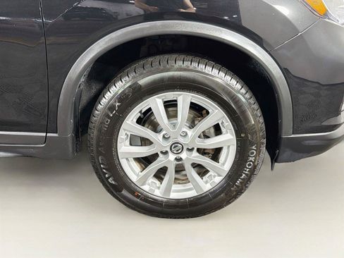 Used 2018 Nissan Rogue SV AWD/4WD image 35