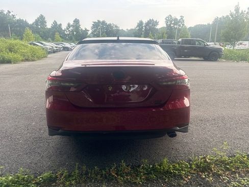 Used 2022 Toyota Camry XLE image 5