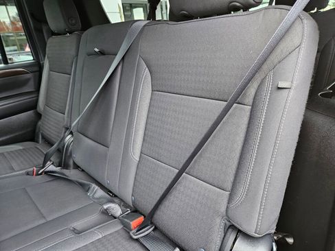 Used 2024 GMC Yukon XL SLE image 15