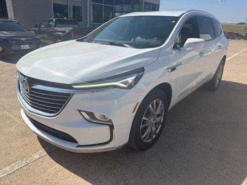 Used 2022 Buick Enclave Premium image 1