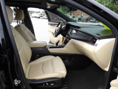 Used 2019 Cadillac XT5 Premium Luxury FWD image 32