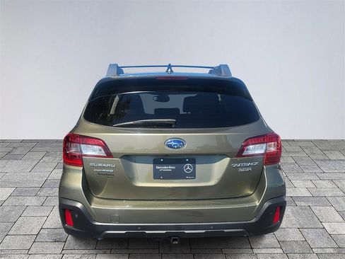 Used 2018 Subaru Outback 3.6R Limited image 6