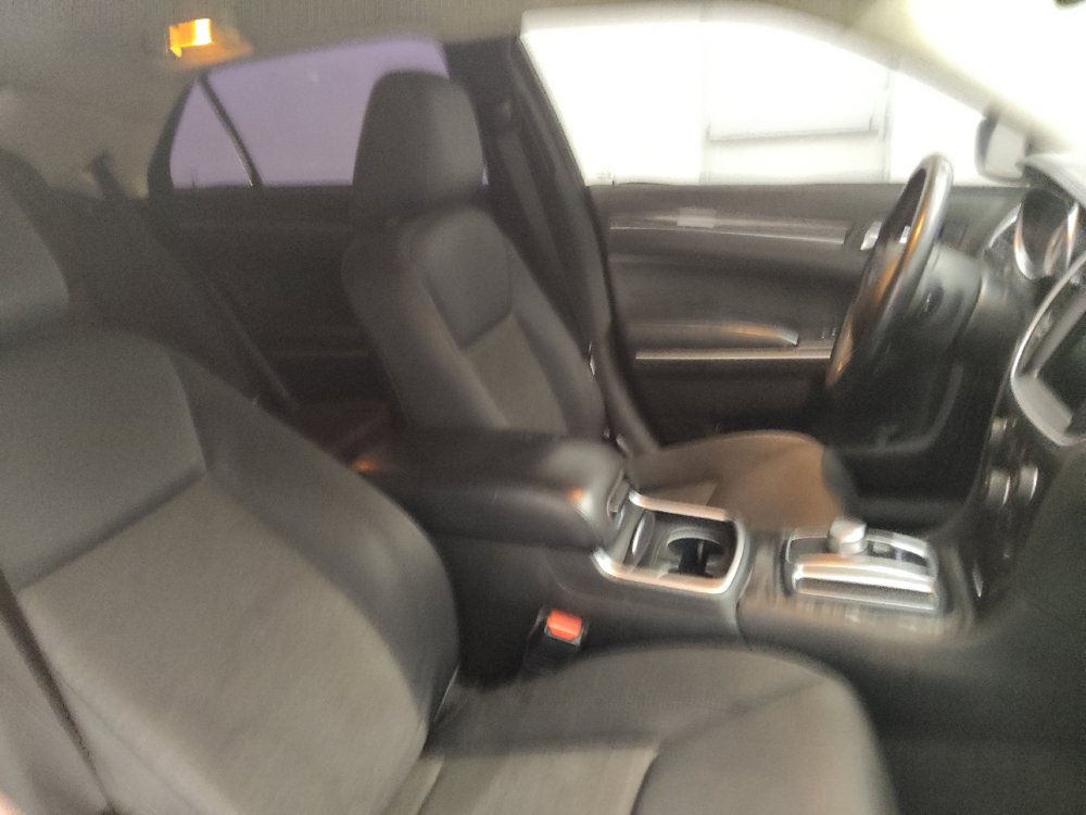 Used 2019 Chrysler 300 Touring w/ Sport Appearance Package RWD image 21