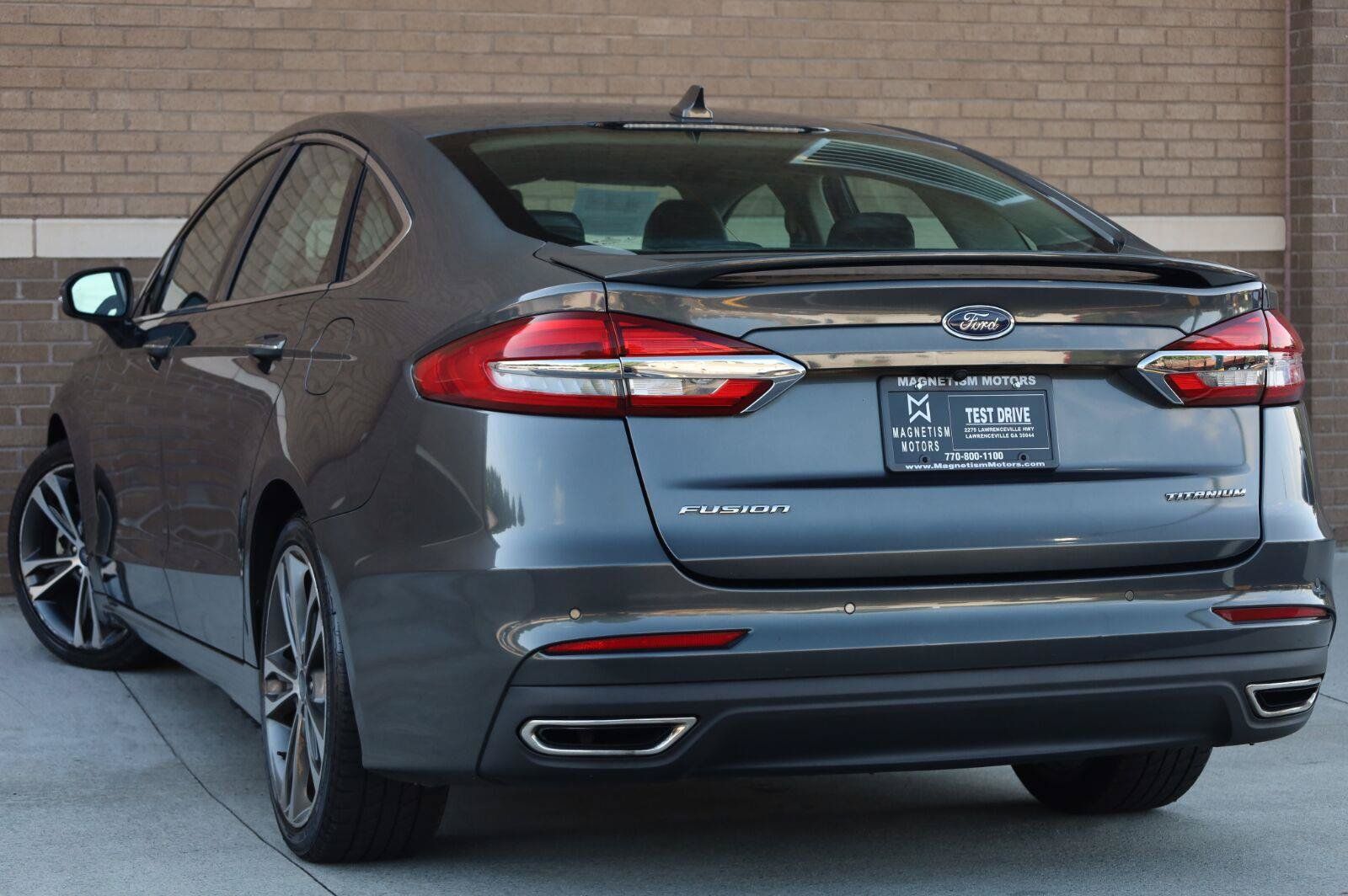 Used 2020 Ford Fusion Titanium FWD image 3