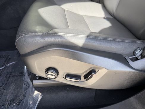 Used 2025 Volvo XC90 B5 Core image 30