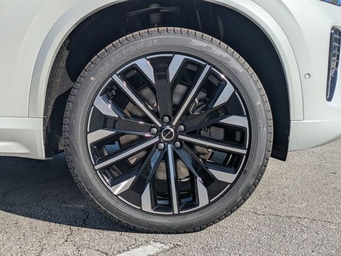 New 2026 Volvo XC90 T8 Ultra w/ Protection Package Premier AWD/4WD image 11