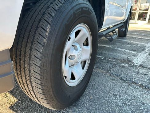 Used 2022 Toyota Tacoma SR image 9